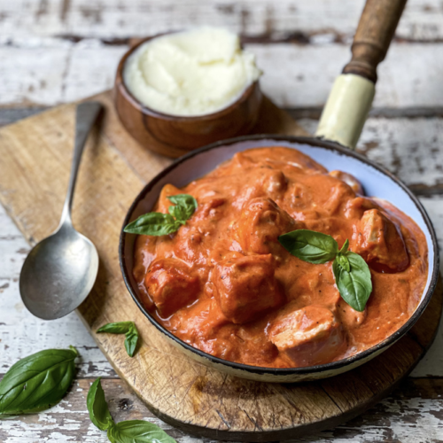 One-Pan Creamy Chicken in Tomato Sauce
